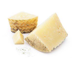 Сыр Манчего curado из овечьего молока 50%, Ферма М2, 200 г 361414477